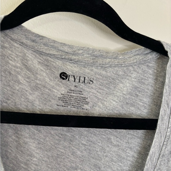 STYLUS Heather Gray V-Neck Short Sleeve Tee - Picture 3 of 5